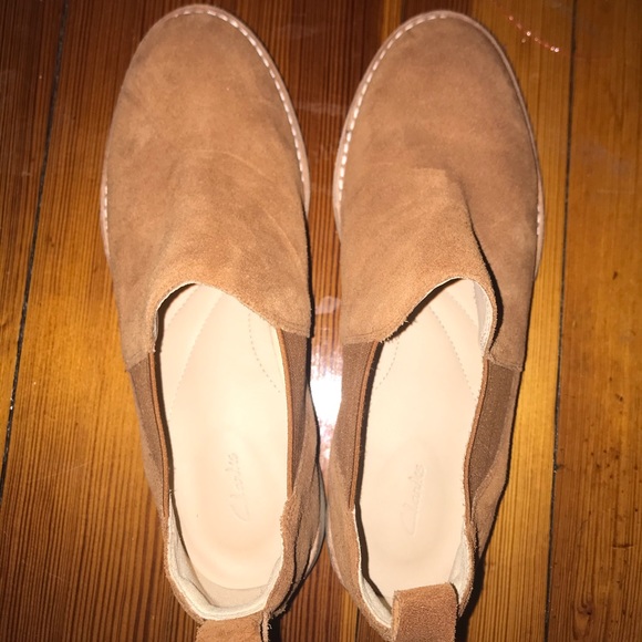 🤍 Tan Clarks Boots - Picture 2 of 4